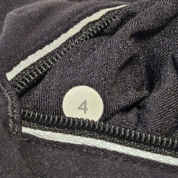 Lululemon Run: Distance Pullover Long Sleeve In Black/Heathered Gray - Picture 8 of 16